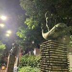 月に吠える - イルカ号に乗るクピド。かわいい。