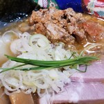 塩そば専門店 桑ばら - オマール海老とずわい蟹味噌とあん肝崩しの塩雲呑そば～クジラ出汁～