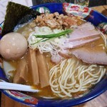 塩そば専門店 桑ばら - オマール海老とずわい蟹味噌とあん肝崩しの塩雲呑そば～クジラ出汁～