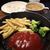 渋谷アチェーゾ - 週替りハンバーグランチ　スパイシーBBQソース　1,180円