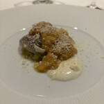 パトゥ - 「余市産ムラサキウニと銚子産めひかりの藁薫　焼きなす　レフォールのソース」とても印象に残る構築的な味わい