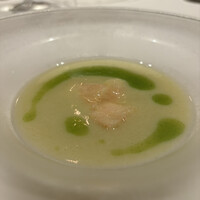 パトゥ - 「香川県産桃とセロリの冷たいスープ」これだけごくごく飲みたい美味さ