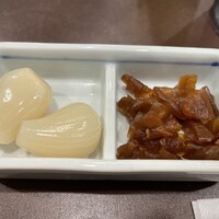 紅花別館 - ラッキョウと福神漬