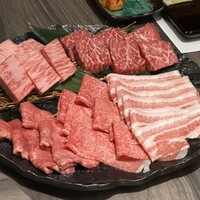 近江うし焼肉 にくTATSU 日本橋室町店 - 