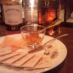 ムーンシャイン - クラッカーに乗せて。