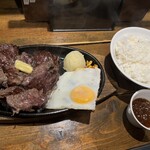 肉と米 ハジメ - ハジメレアステーキ300g（税込2,200円）