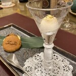 トゥ・ラ・ジョア イズム - 