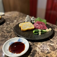 馬刺しと焼き鳥 グルマン三年坂 - 