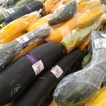 フレッシュ・クラブ - こんな大きな ズッキーニ 見たことないですけど