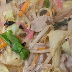 社 - 豚 小エビ カマボコ キャベツ 小松菜 ニンジン モヤシ コーン   