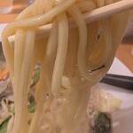 社 - 特別じゃない普通の麺