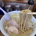 ラーメンの店 ホープ軒 - さぁ、一口目。