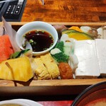 遊食豚彩 いちにいさん - スイカにパインまで！(蒸されてはいません(笑)