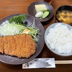 とん美 - 大ロースカツ定食　ご飯大盛　味噌汁はなめこ