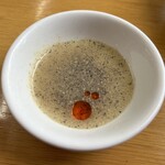 青竹手打ラーメン 日向屋 - 酢コショウラー油