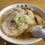 青竹手打ラーメン 日向屋 - チャーシュー麺