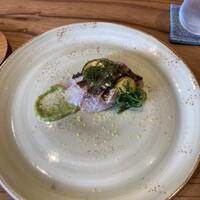 MATSU - イサキ、ズッキーニとココナッツミルクのソース