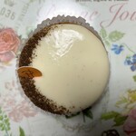 ピエール・エルメ・パリ - 「タルト　アンフィニマン　ヴァニーユ」