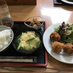 美酒屋すいれん - からあげ定食 1,000円（税込）
