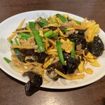 けん蔵 - 卵とキクラゲの炒め物