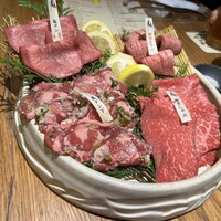 炭火焼肉 牛仁 一番町本店 - 