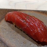 鮨 銀座 おのでら - 赤身の漬けマグロ