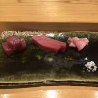 寿司割烹 魚紋 - 刺身:鳥取の本マグロ、赤身、中トロ、カマトロ