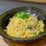 炒飯専門店 迅や - ２０２４年６月再訪：せせりのにんにく炒飯 大盛☆