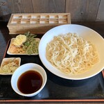 石庭こまち - 料理写真:勝味うどん