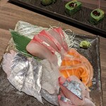 天ぷらとおでん個室居酒屋 天串 - 刺盛り5種、よもぎ麩田楽