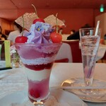 資生堂パーラー 銀座本店サロン・ド・カフェ - 山形県産のさくらんぼ”紅秀峰"を使用