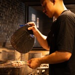立ち呑み いっさ - 新鮮な鶏を真心込めて焼いてます