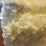 こひる庵 - はちみつみたらしみつがかかってる部分は甘さしっかりでこれまた美味しすぎる♡