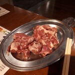 塩ホルモン 炭や - かしらはジューシーです