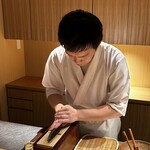 日本料理FUJI - お口直しの鰹節だって、直前に削った香りを大切にします。