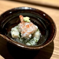 日本料理FUJI - ■平貝と活車海老の飯蒸し
                    まさしく、「いいお味」♪
                    揚がるのは珍しいという車海老の活〆に、旨味の平貝。そして海苔の香りで、しみじみします。