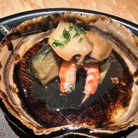 乃木坂 しん - 蒸した鮑、揚げ煮にした加茂なす、甘辛く炊いた車海老