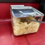 ラーメン 杉田家 - 欠かせない塩漬け生姜