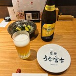 炭焼 うな富士 - 初手　サントリー プレモル瓶ビール