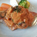 キッチン ブルー グローブ - 正面から、カポナータにはパセリか掛かっています