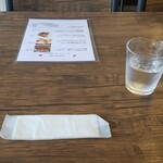 キッチン ブルー グローブ - テーブルセット、広いですね？