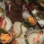 いも膳 - 重厚な内容に、わぁっ〜と歓声❗伊勢海老、鱧、タラバガニの卵、タラバガニの身、馬糞ウニ。普通に食べるような魚の刺し身が一切ない盛り合わせ、大将さんの渾身の気合いが素晴らしい❗❤ლ(´ڡ`ლ)