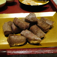 岡山旬彩ステーキ 鉄板いろは - アラカルト３(肉厚牛タン）