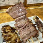 もつ焼 でん - たん 180円(税込)