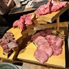 炭火焼肉・にくなべ屋 神戸びいどろ 初台店