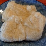 栄夏 - お餅(５分づきの緑米を使っているそうです)