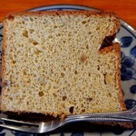 栄夏 - 小豆のシフォンケーキ(ハツシモ米粉を使っているそうです)