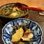 季寄料理よしかわ - わらび鍋には わらびと鶏肉と車麩