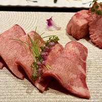黒毛和牛焼肉 虎斑 北新地店 - 牛タン