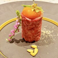 黒毛和牛焼肉 虎斑 北新地店 - ユッケ